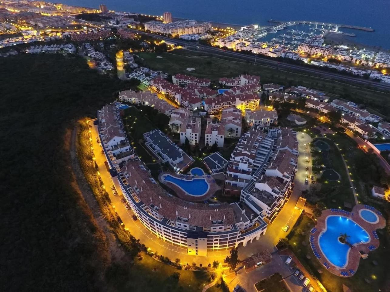 Апартаменты Puerto De La Duquesa Minimum 3 Nuits Манилва Экстерьер фото